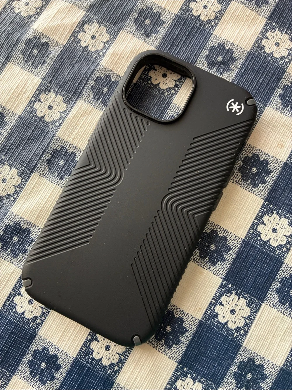 speck Black MagSafe-Compatible Rugged Phone Case